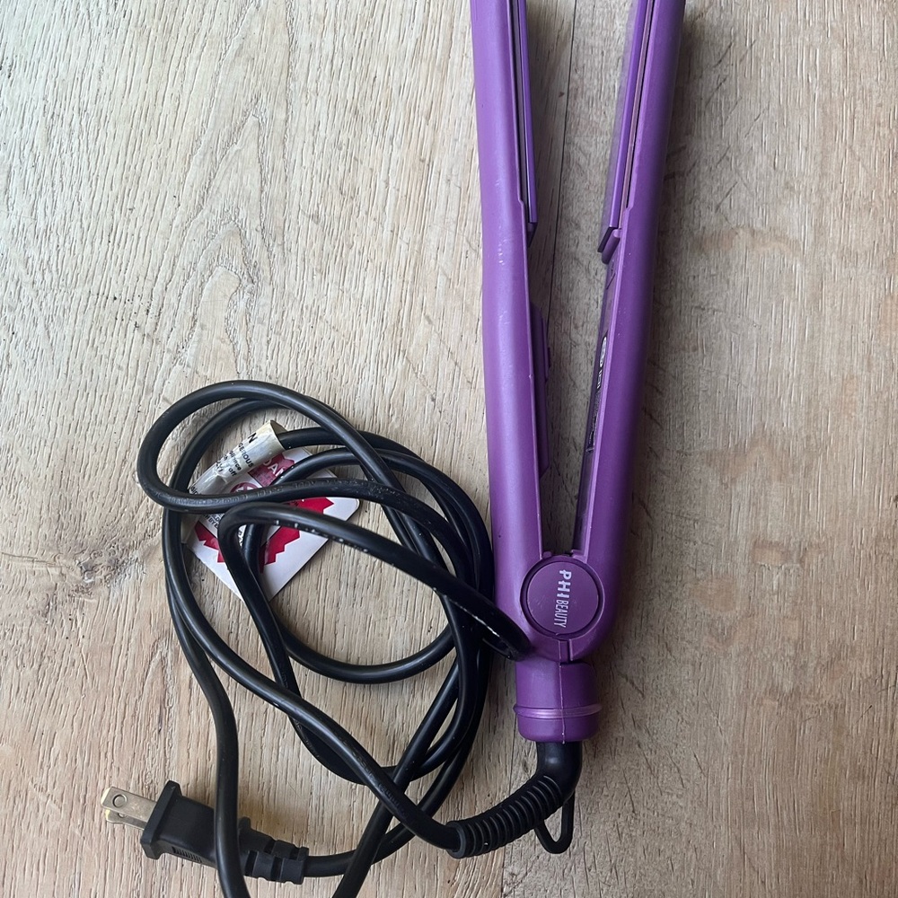 Philips Purple Hair Straightener - Picture 4 of 4